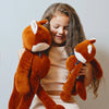 Enfant tenant peluches Renard Méloé Maïlou Tradition