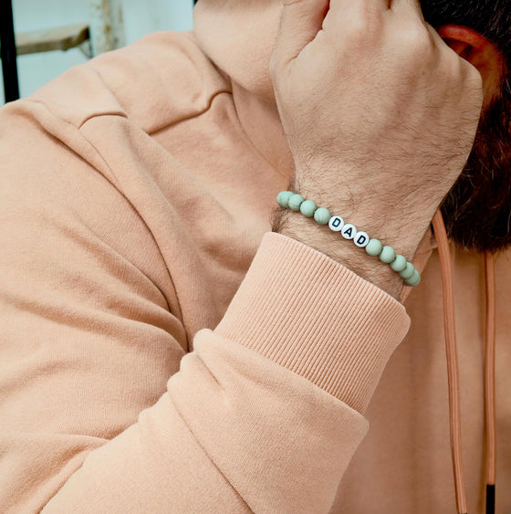 Bracelet perles vert sauge avec lettres PAPA – Cadeau fête des pères