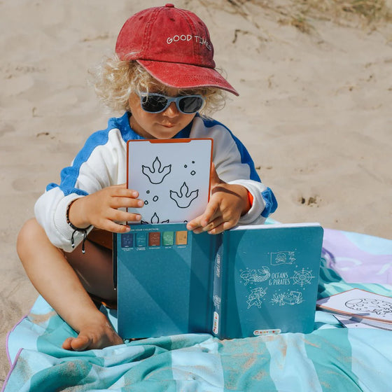 KIDYDRAW MINI recharges dessins galaxie et dinosaures vue avec enfant