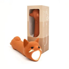  Lampe de poche en silicone renard Little L allumée avec boîte