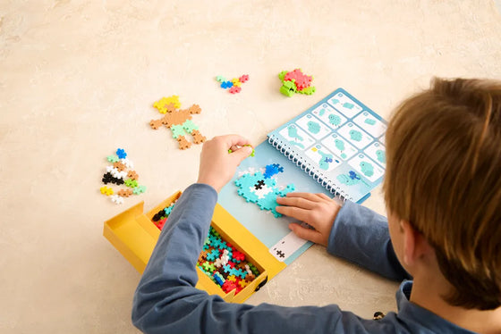 Plus-Plus - bloc d'activité Océan - présentation enfant