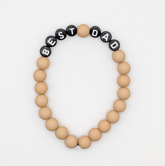 Bracelet perles camel avec lettres PAPA – Cadeau fête des pères