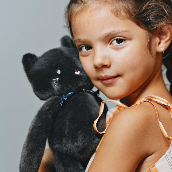 Peluche Chat Méloé anthracite 37 cm Maïlou Tradition – câlin avec enfant