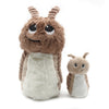Peluche escargot marron beige avec bébé caché dans la coquille