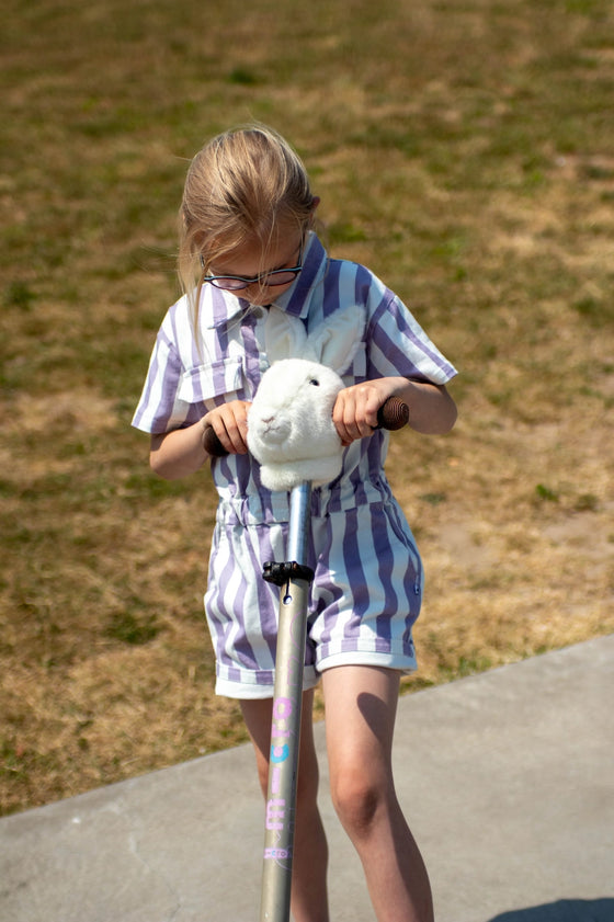Accessoire tête de lapin blanc peluche pour trottinette enfant – Wild & Soft chez Ma Biche
