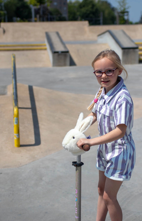 Accessoire tête de lapin blanc peluche pour trottinette enfant – Wild & Soft chez Ma Biche