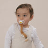 Attache-tétine en tissu kaki Bébel avec clip bois – Ma Biche concept store