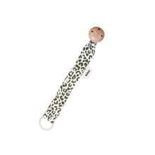  Attache tétine en tissu léopard kaki avec clip en bois Bebel