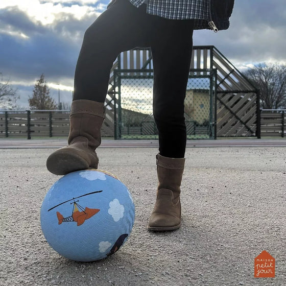 Ballon enfant motif véhicules volants 13 ou 18 cm – Petit Jour Paris, jeu extérieur et intérieur pour enfants.
