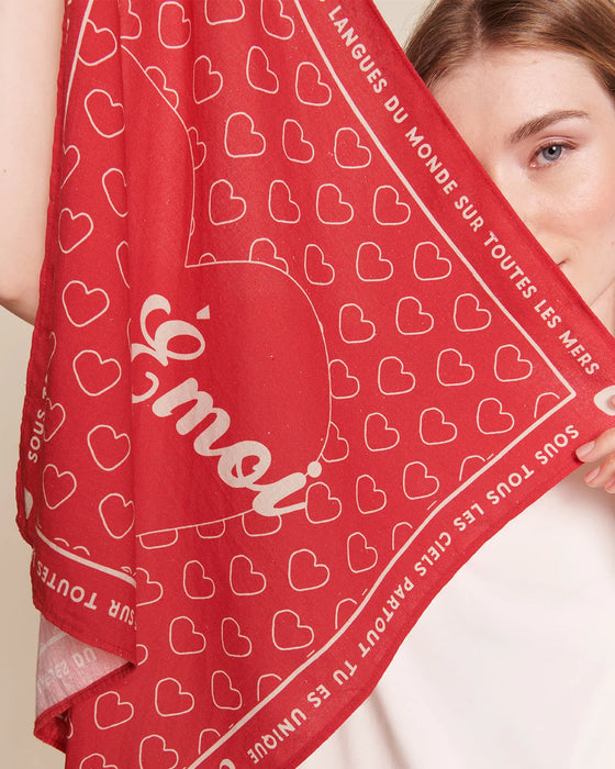 Bandana rouge "Émoi Émoi" en coton doux avec imprimé cœur et message d'amour – Émoi Émoi.