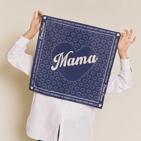 Bandana charbon "Je t’aime Mama" en coton doux avec motifs cœurs – Émoi Émoi.