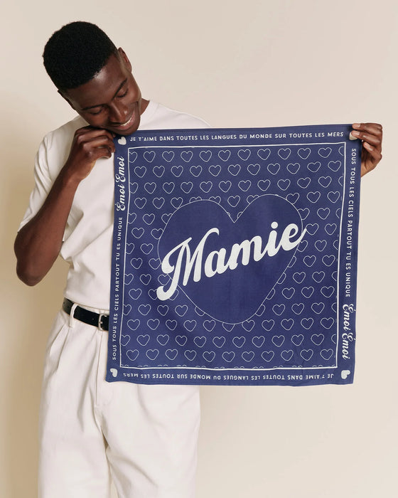 Bandana charbon "Je t’aime Mamie" en coton doux avec motifs cœurs – Émoi Émoi.