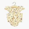 Barboteuse Clara en gaze de coton écru à fleurs pour poupée 34-38 cm – vêtement compatible Minikane et Gordis.