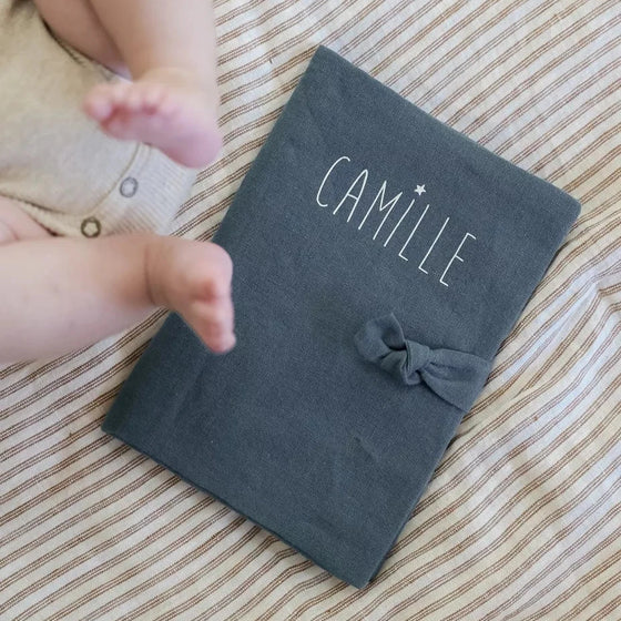 protège carnet de santé personnalisable bleu souris Petit Picotin – housse carnet bébé coton