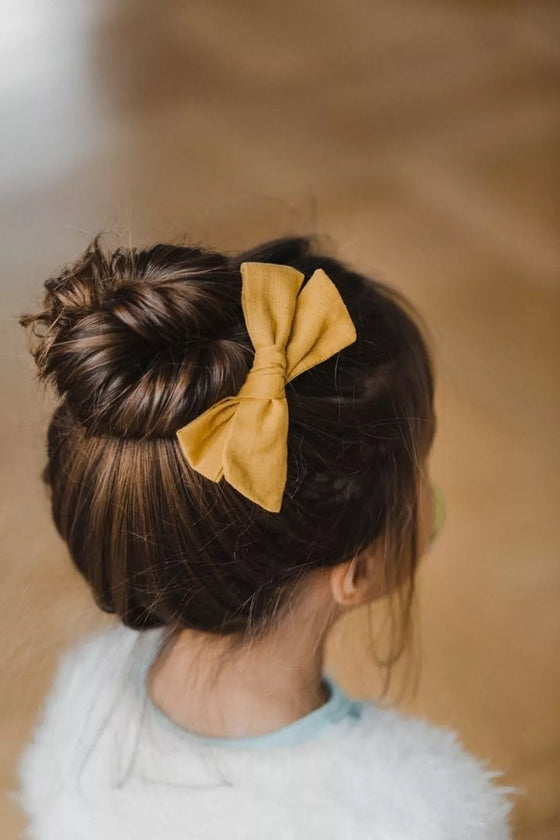 Barrette Mini Galaxie en lin couleur framboise pour enfant avec pince crocodile