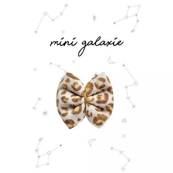 Barrette bébé nœud en gaze motif léopard Mini Galaxie – accessoire cheveux enfant
