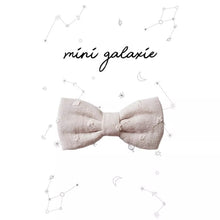  Barrette enfant en tissu crème plumetis Mini Galaxie avec pince crocodile