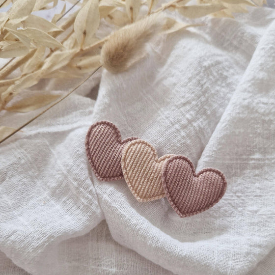 Barrette Love Trio de coeur Nude Les Noeuds de Maman. Fabriqué en France.