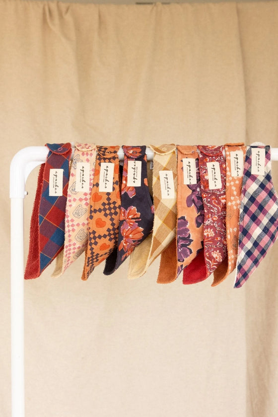 bavoir bandana bébé Bami Khadi Caramel Apaches Collections