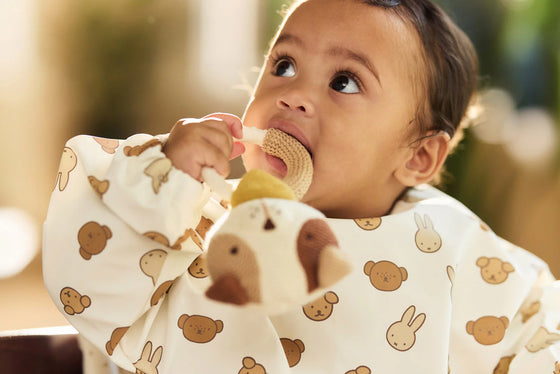 Bavoir à manches longues imperméable Jollein Miffy & Friends – bavoir bébé avec poche et manches protectrices