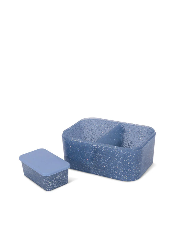 Boîte à lunch enfant bleue à paillettes motif voiture de course Konges Sløjd