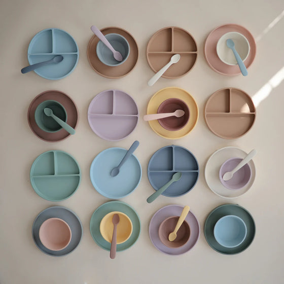 Bol ventouse en silicone Ivory Mushie - repas bébé antidérapant