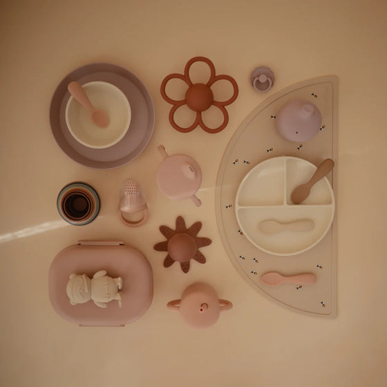 Bol ventouse en silicone Ivory Mushie - repas bébé antidérapant