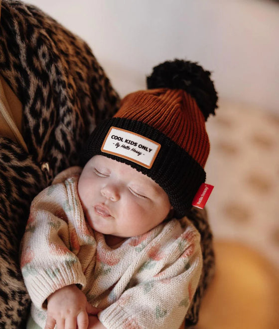 Bonnet enfant Hello Hossy Color Block Blacky marron et noir avec pompon
