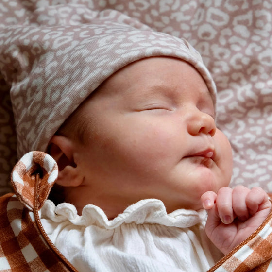 Bonnet de naissance Graou Tante Reine pour nouveau-né