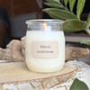 Bougie artisanale avec étiquette "Merci maîtresse", couvercle tissu crème et ruban bordeaux – cadeau de fin d’année scolaire