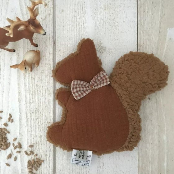 Bouillotte sèche écureuil cognac en noyaux de cerises - Un Deux Croix
