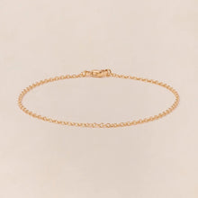  Bracelet chaine simple en laiton doré à l'or fin 24 carats, marque Emoi Emoi.