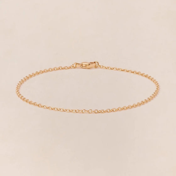 Bracelet chaine simple en laiton doré à l'or fin 24 carats, marque Emoi Emoi.
