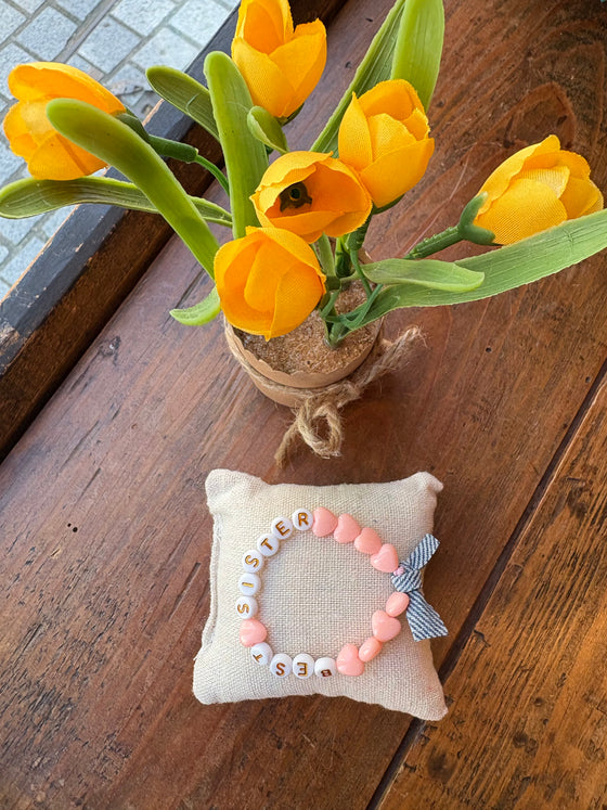 Bracelet enfant Best Sister avec perles cœur rose candy et nœud en jean – GAGA