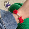 Bracelet MUM GAGA avec perles en forme de cœur rouge et nœud en jean – idée cadeau maman originale