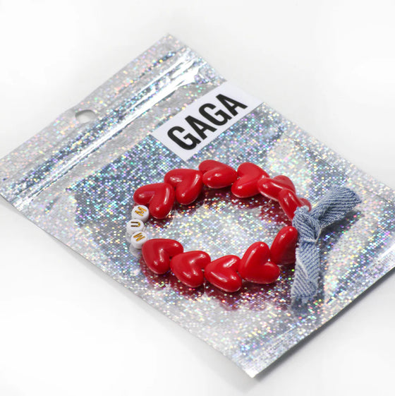 Bracelet MUM GAGA avec perles en forme de cœur rouge et nœud en jean – idée cadeau maman originale
