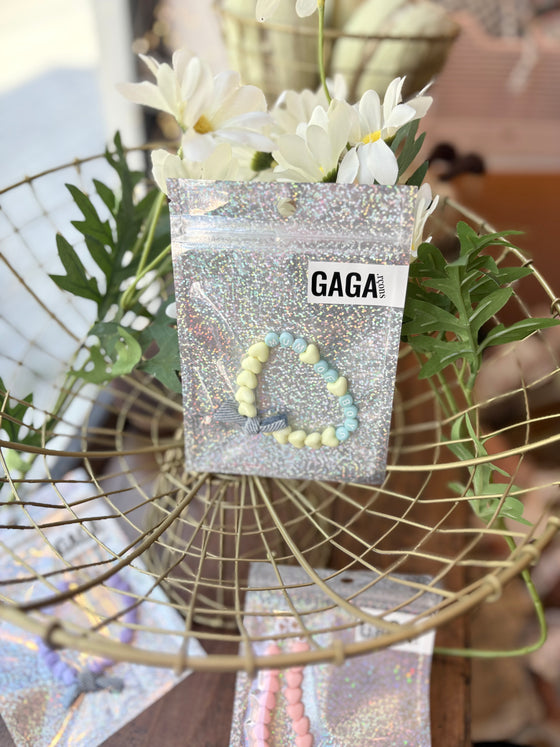 Bracelet MUM OF BOYS avec perles bleues et cœurs jaunes pastel – GAGA Kids