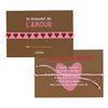 Bracelet perlé cœur rouge Atelier Wagram sur carte cadeau – idée cadeau amour