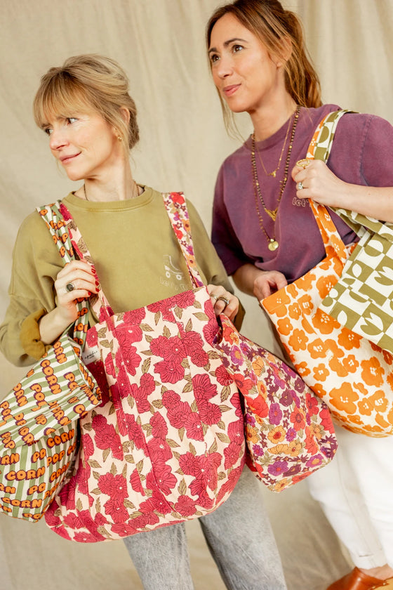 Cabas Sambi Flora Bold Apaches – sac matelassé orange à fleurs en coton