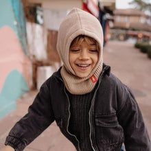  Cagoule enfant Hello Hossy Hoody Latte en tricot beige chaud