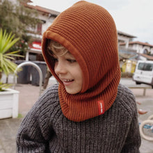  Cagoule enfant Hello Hossy Hoody Nut en tricot marron caramel chaud