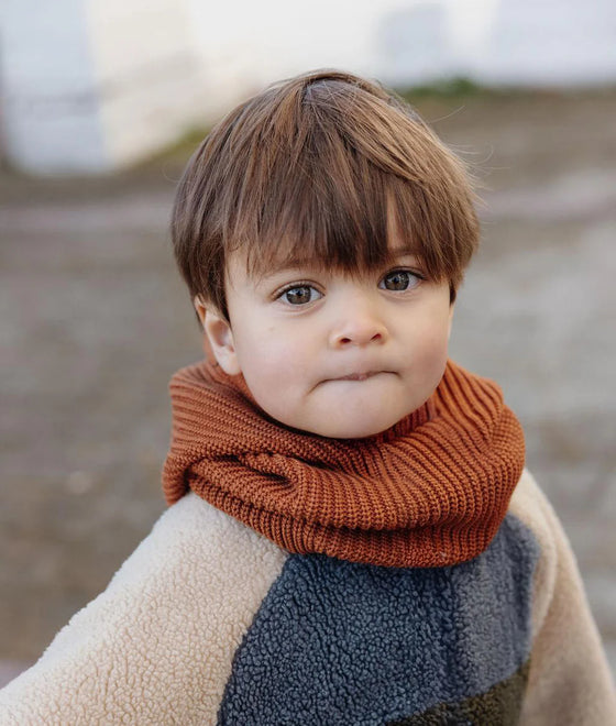 Cagoule enfant Hello Hossy Hoody Nut en tricot marron caramel chaud