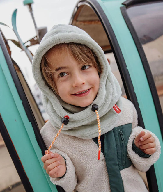 Cagoule enfant Hello Hossy Warmy Green en polaire douce avec cordons ajustables