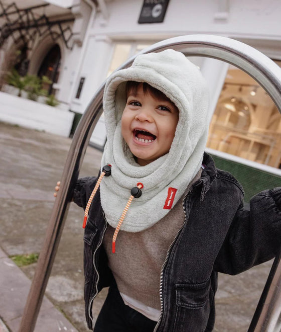 Cagoule enfant Hello Hossy Warmy Green en polaire douce avec cordons ajustables