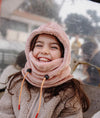 Cagoule enfant Hello Hossy Warmy Pink en polaire douce avec cordons ajustables