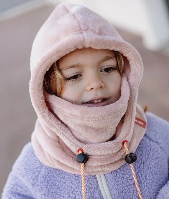 Cagoule enfant Hello Hossy Warmy Pink en polaire douce avec cordons ajustables