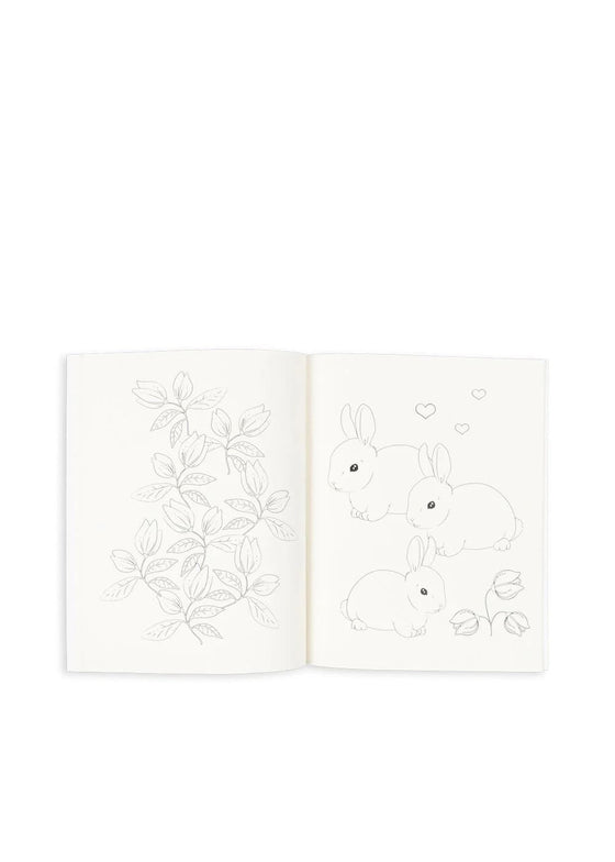 cahier de coloriage avec crayons de couleurs mizumi, konges slojd. 