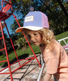 Casquette enfant Hello Hossy violet pastel avec filet rose et visière beige – casquette trucker enfant été tendance