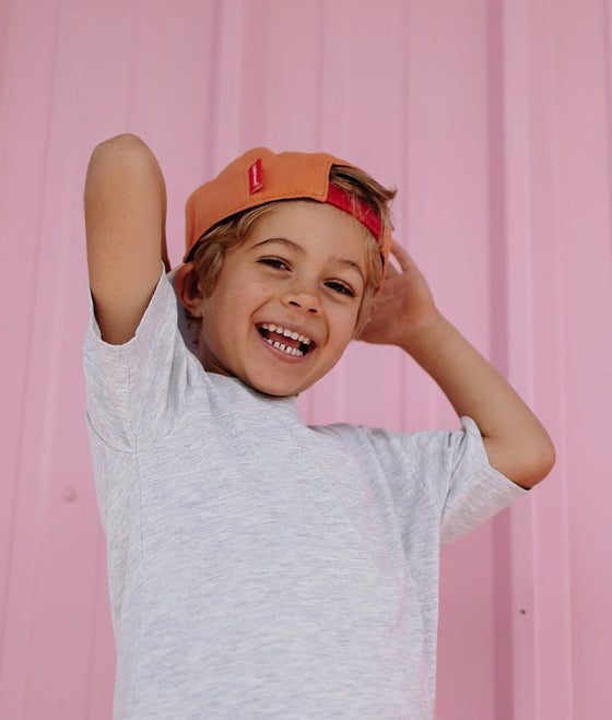 Casquette enfant Hello Hossy Ice Truck orange avec patch camion glace et visière beige