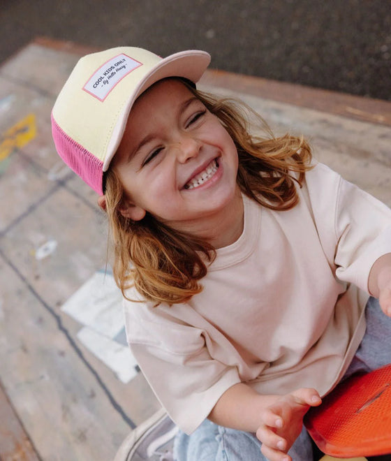 Casquette enfant Hello Hossy Mini Chupa jaune pastel avec filet rose